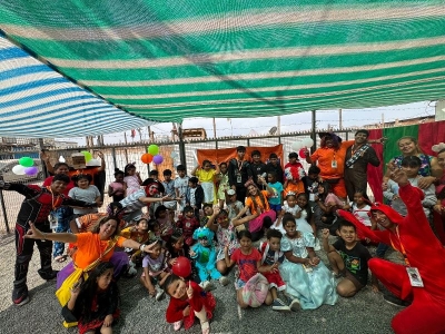 Misioneros Salesianos del Colegio realizan hermosa obra en campamento de la comuna de Alto Hospicio