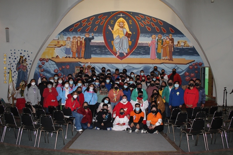 Realizan Vigilia de Pentecont&eacute;s en el Colegio