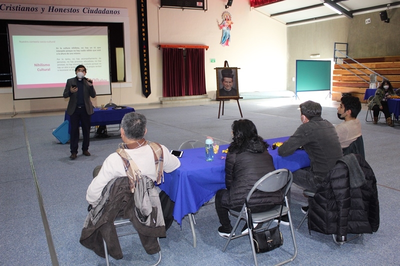 Humanismo Salesiano y Comunicación fue el tema central de la jornada de reflexión vivida por funcionarios del colegio