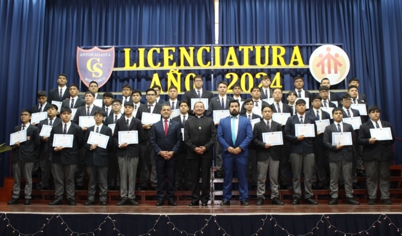 191 estudiantes de Salesianos Antofagasta recibieron su licencia de educación media técnico profesional