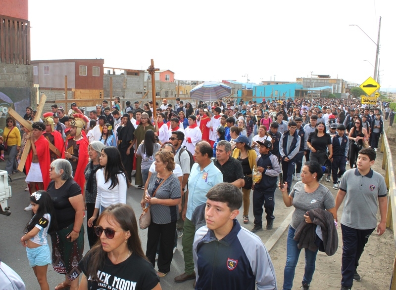 Gran concurrencia, recogimiento espiritual y fervor religioso se vivieron en Vía Crucis de Semana Santa