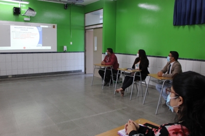 Desarrollan talleres de procedimiento preventivo en contexto COVID y uso de equipamiento de aula para docentes