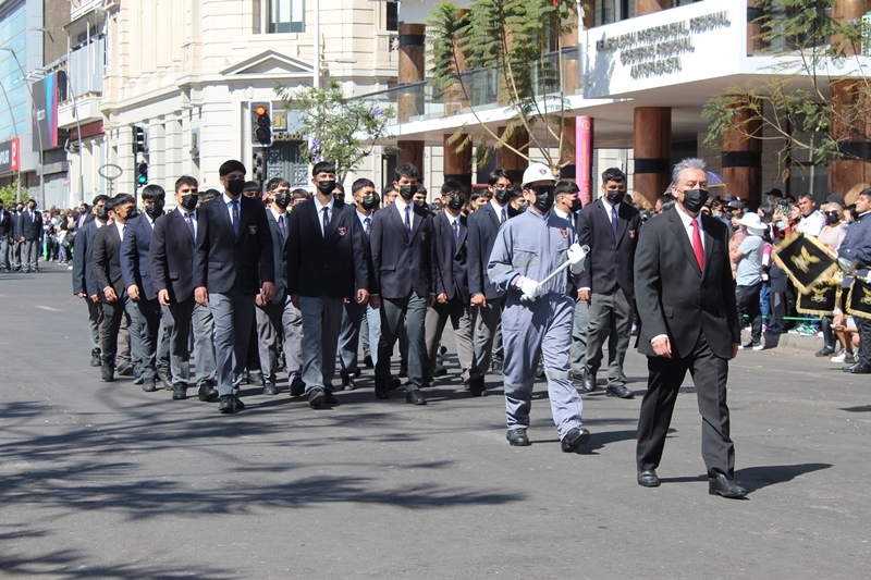 Con impecable desfile institucional Colegio Técnico Industrial Don Bosco Antofagasta celebra sus 20 años